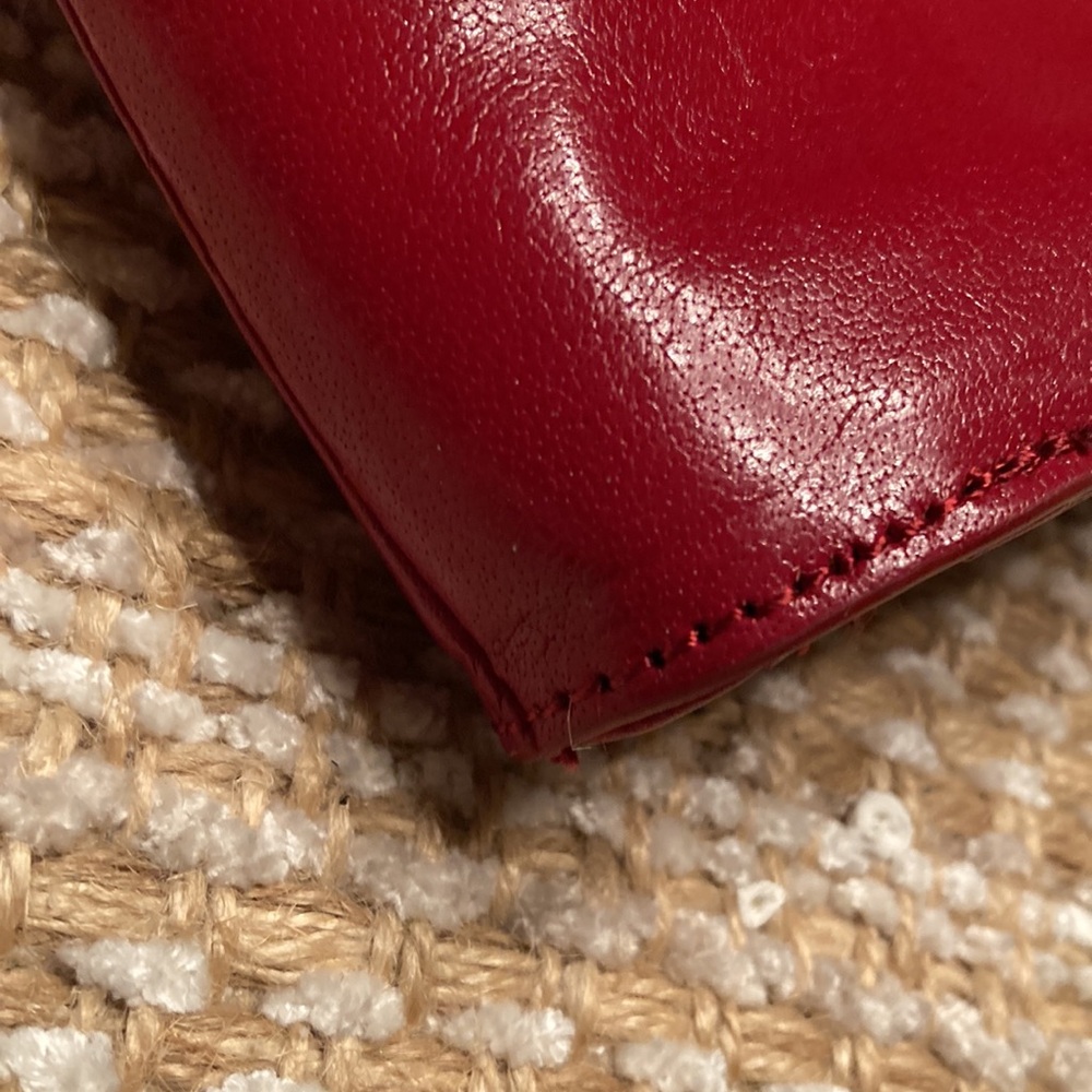 Elegant Red LeatherHobo Crossbody Bag - Picture 5 of 15